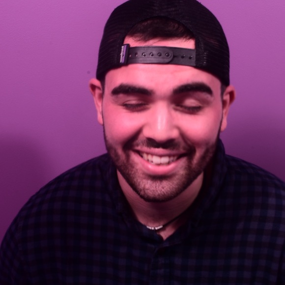 Profile Picture of Josh Diresta (@josh_dires) on Poshmark