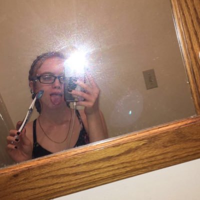 Profile Picture of Halie Evans (@halieevans3) on Twitter