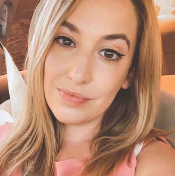Profile Picture of Katherine Santry (@ksantry) on Poshmark