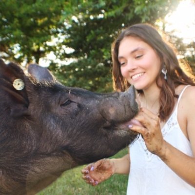 Profile Picture of Megan Royer (@Megyyy22) on Twitter