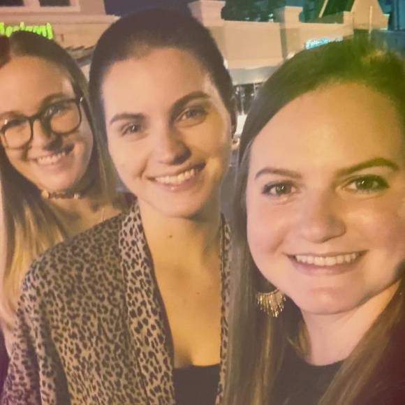 Nicole Bonnema - Poshmark Profile Picture of Nicole Bonnema (@nicoleann588) on Poshmark