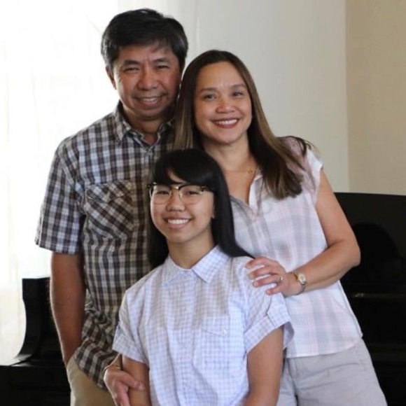 Profile Picture of Leika Tatoy (@elmtatoy) on Poshmark