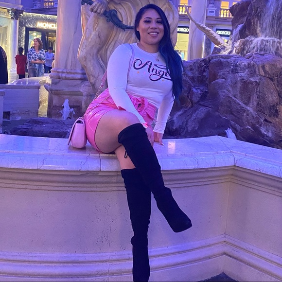 Profile Picture of Josefina Alvarez (@alvarezfina06) on Poshmark