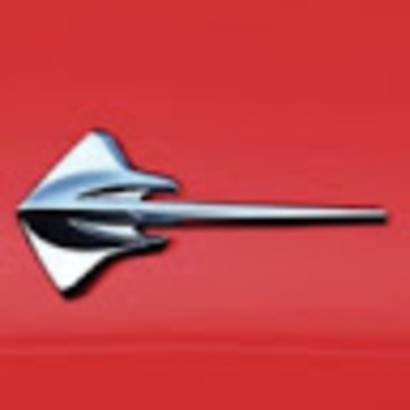 Profile Picture of Robert Yev (@ryevoli) on Poshmark