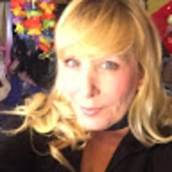 Profile Picture of Kimberly Andrewson (@opulencedevine) on Poshmark