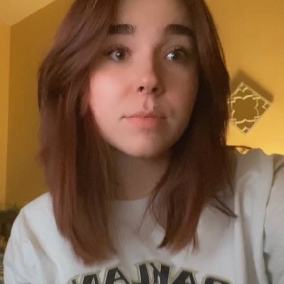 Profile Picture of Dominika Jamroz (@dominikajamroz) on Poshmark