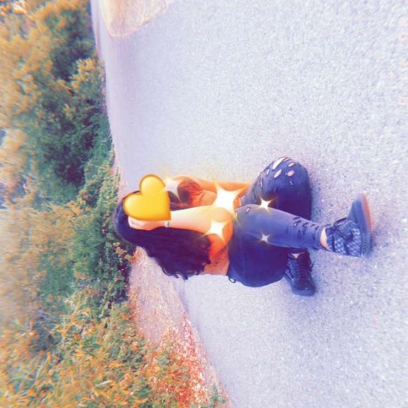 Profile Picture of Venus Orejel (@venusorejel) on Poshmark