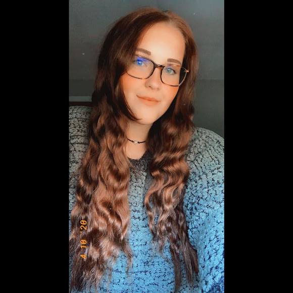 Profile Picture of Riley Howson (@rhowson16) on Poshmark