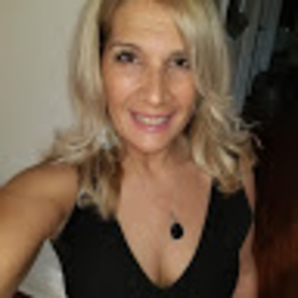 Profile Picture of Emily Bianchi (@bianchirules) on Poshmark