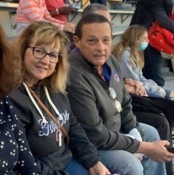 Profile Picture of Elizabeth Calentino (@luv22stitch2000) on Poshmark