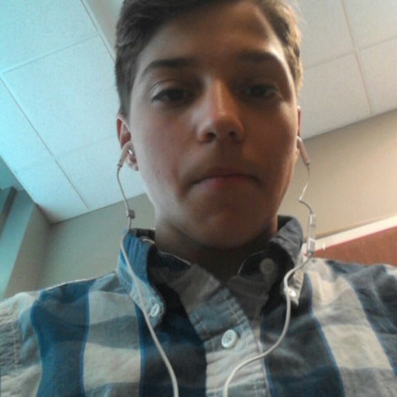 Profile Picture of Brad Speer (@bspeer) on Poshmark