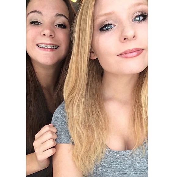 Profile Picture of Erin Wade (@erinolivia98) on Poshmark