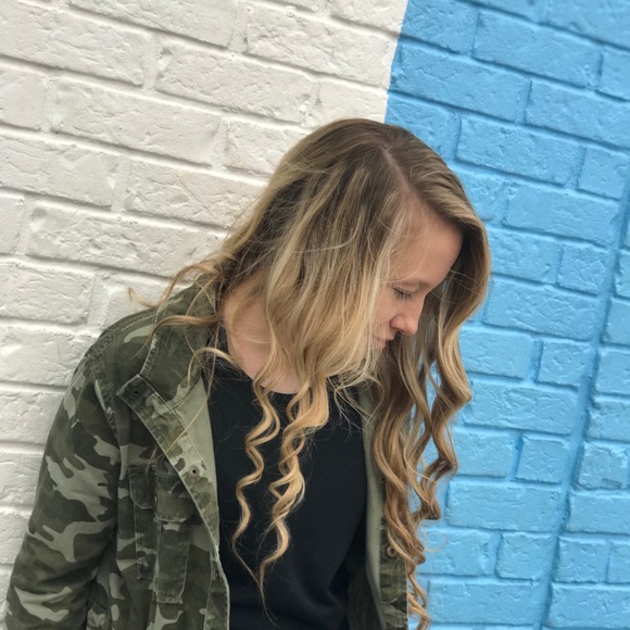 Profile Picture of Abby Gasperson (@abbygasperson) on Poshmark