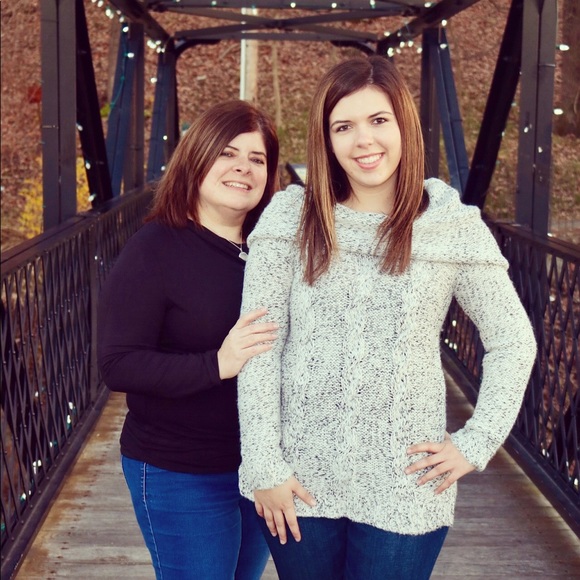 Profile Picture of Melissa Rourke (@melrourke1) on Poshmark