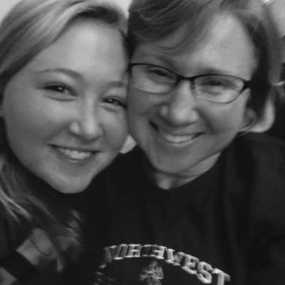 Profile Picture of Lori Sutton (@lorisutton) on Twitter