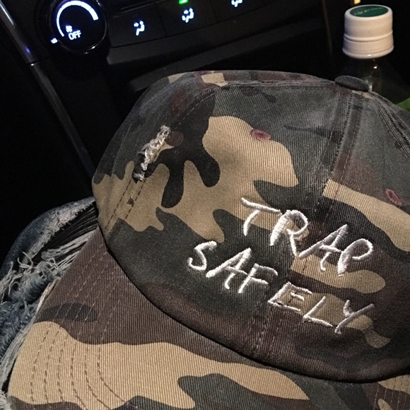 Profile Picture of Alex Hitchings (@alltheheat) on Poshmark