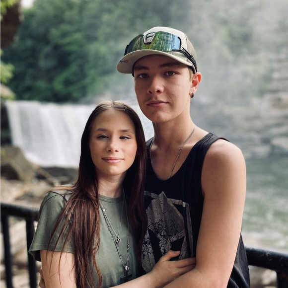 Profile Picture of Katelyn Owens (@owenskatelyn1) on Poshmark