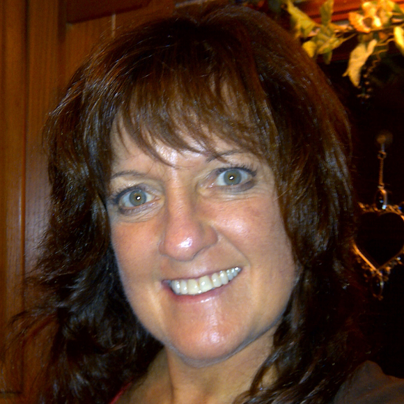 Profile Picture of Lynn Block (@sewgood) on Poshmark