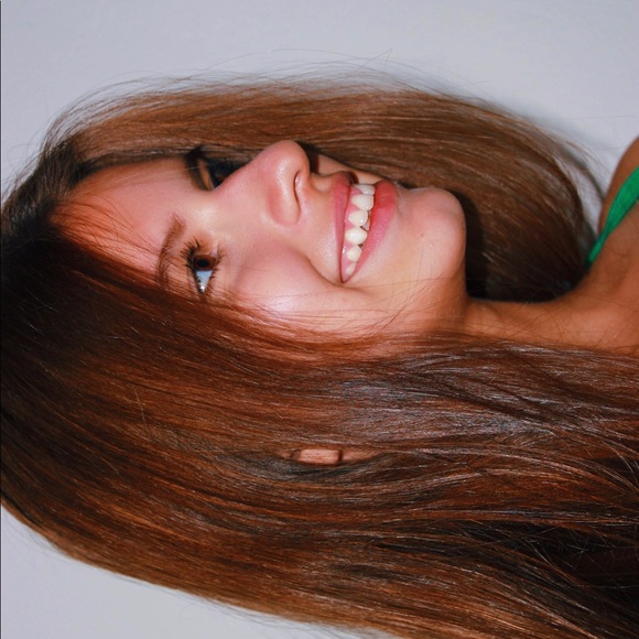 Profile Picture of Isabella Capito (@isaabreucapito) on Poshmark