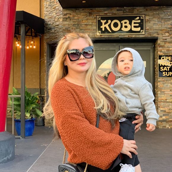 Profile Picture of Achie Kochanski (@melodymoral) on Poshmark