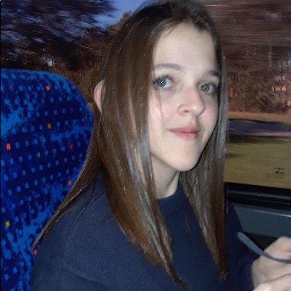 Profile Picture of Ariadna Matus (@ariadnamatus) on Poshmark