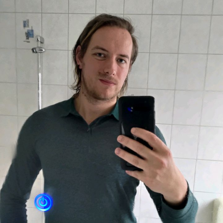 Profile Picture of Michael Bloch (@micha_300) on Tiktok