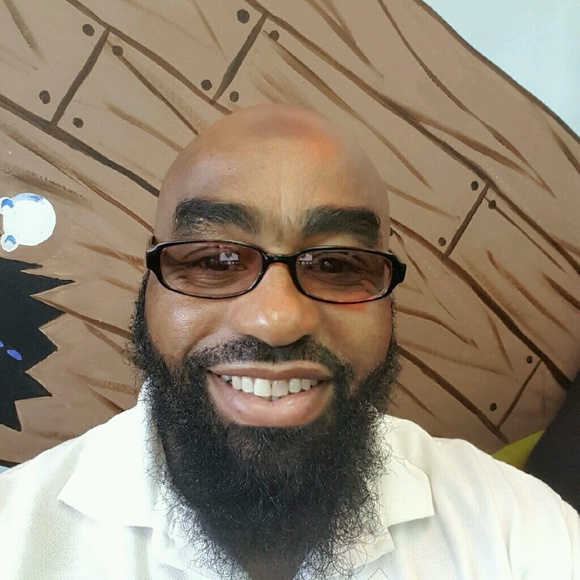 Profile Picture of David Manson (@dmanson1) on Poshmark