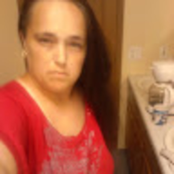 Profile Picture of Christina Lynch (@christinalyn991) on Poshmark
