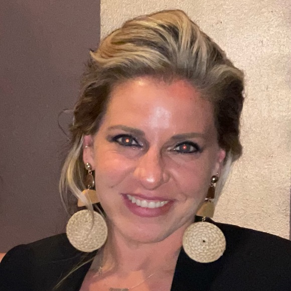 Profile Picture of Karen Rudenstein (@glickyk) on Poshmark