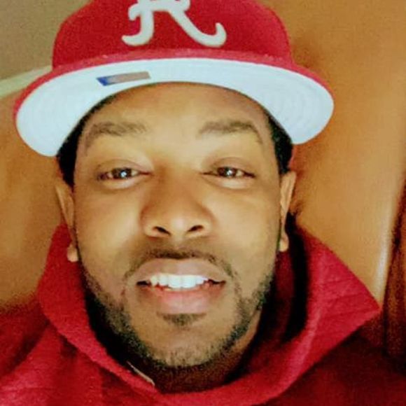 Profile Picture of Jay Newton (@jay_newton) on Poshmark