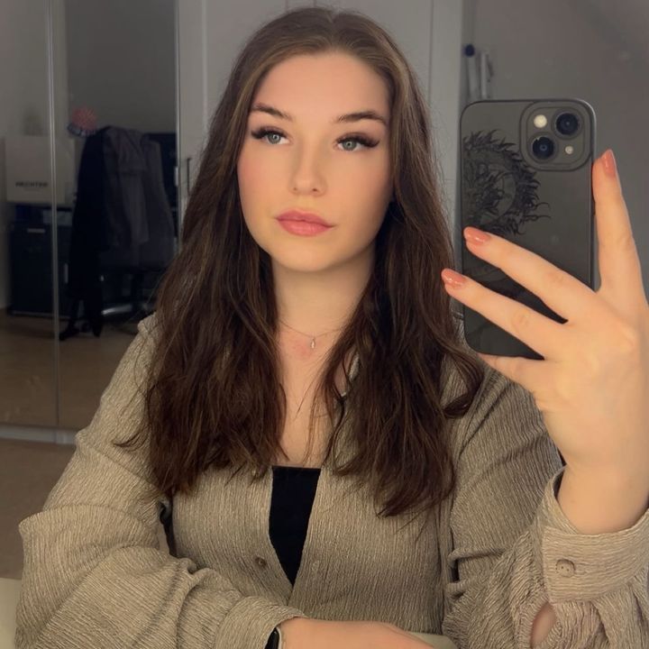Profile Picture of Мишель (@michellee.repp) on Tiktok