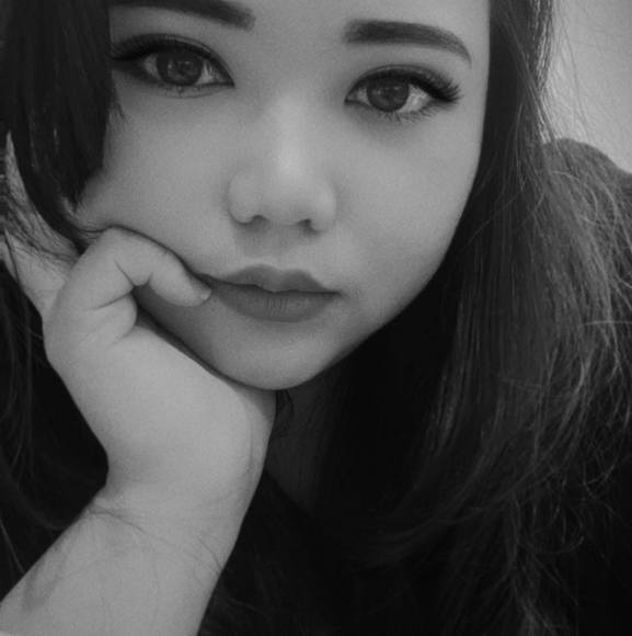 Profile Picture of Felycia Burhan (@eugeniafely) on Poshmark