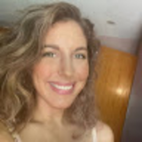 Profile Picture of Samantha Wueste (@wueste07) on Poshmark