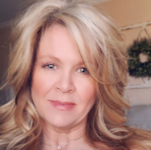 Profile Picture of Cindy Irby (@cindyirby) on Poshmark
