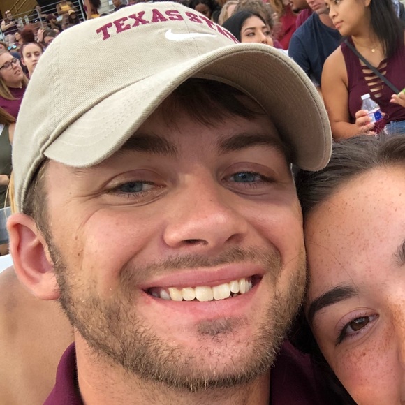Profile Picture of Alex Hopper (@alexhopper2020) on Poshmark