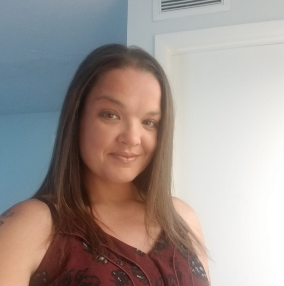 Profile Picture of Jennifer Claypool (@jlclaypool8483) on Poshmark