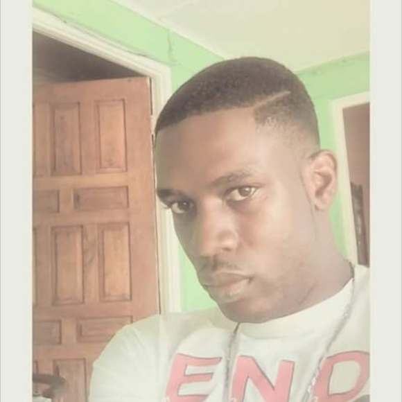 Profile Picture of Kevin Dawkins (@kevin_dawkins) on Poshmark