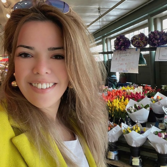 Profile Picture of Lina isabel Castillo (@linaisa1981) on Poshmark