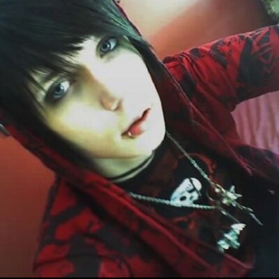 Profile Picture of Andrew Dennis Deann (@AndySiixx12) on Twitter