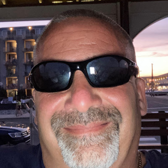 Profile Picture of Joe Luppino (@jluppino12) on Poshmark