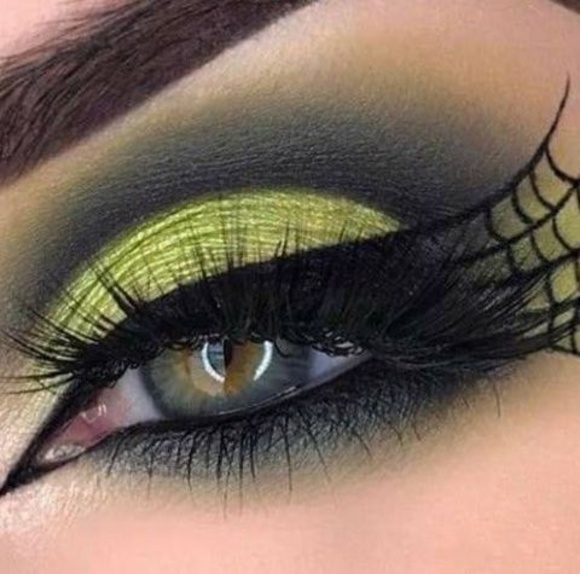 Profile Picture of Vicki Aitken (@vaitken1552) on Poshmark