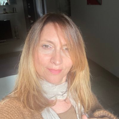 Profile Picture of Angela Minnucci (@angelaminnucci) on Twitter