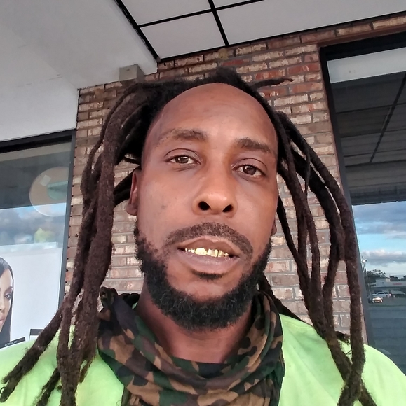 Profile Picture of Gary Mathis jr (@garymathisjr) on Poshmark