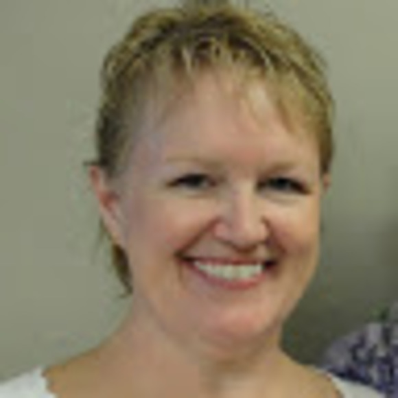 Profile Picture of Theresa Buddecke (@theresabuddecke) on Poshmark