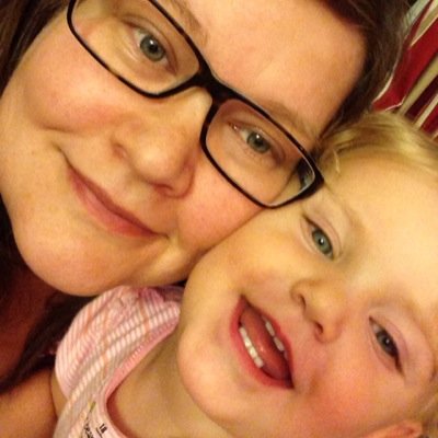 Profile Picture of Caroline (@CarolineEBass) on Twitter