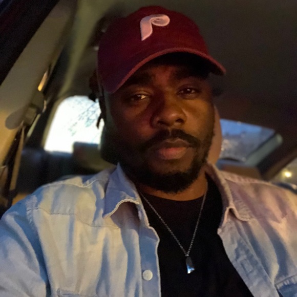 Profile Picture of James Barber (@baltimorejames) on Poshmark