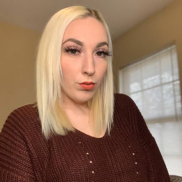 Profile Picture of Brooke Kreimes (@brooke_leaaaa) on Poshmark