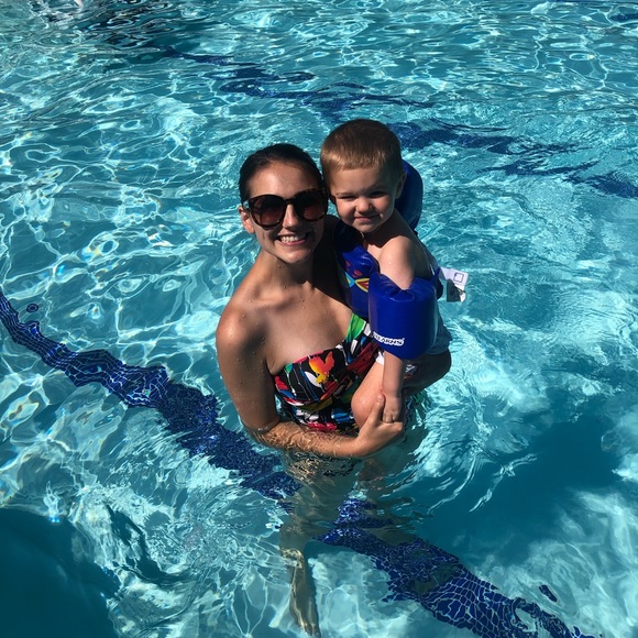 Profile Picture of Rebecca Downs (@rebeccadowns106) on Poshmark