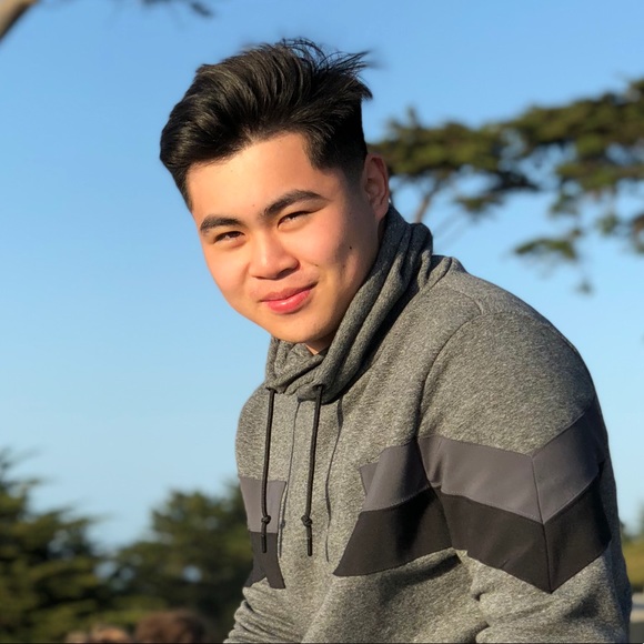 Profile Picture of Justin Wee (@jwee2002) on Poshmark