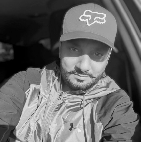Profile Picture of Mandeep Bains (@mandeepbains629) on Poshmark